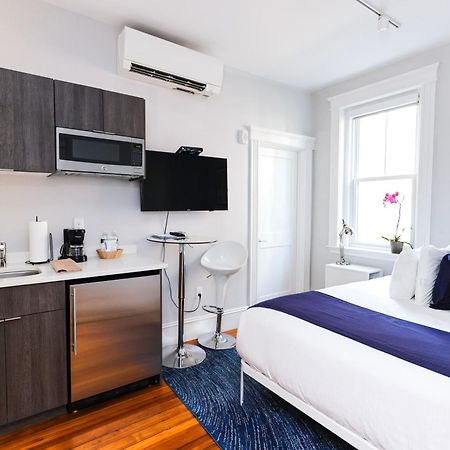 A Stylish Stay W/ A Queen Bed, Heated Floors.. #26 Brookline Ngoại thất bức ảnh