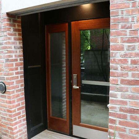 A Stylish Stay W/ A Queen Bed, Heated Floors.. #26 Brookline Ngoại thất bức ảnh