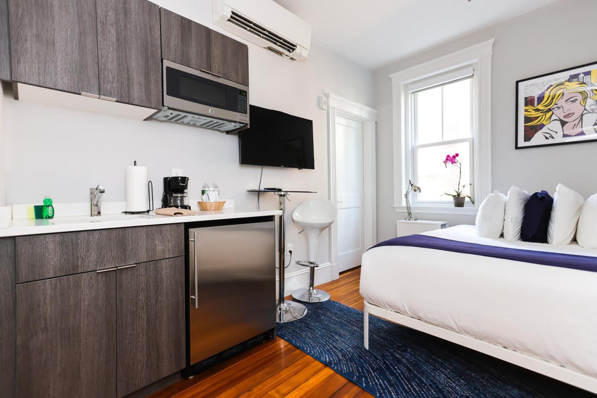 A Stylish Stay W/ A Queen Bed, Heated Floors.. #26 Brookline Ngoại thất bức ảnh
